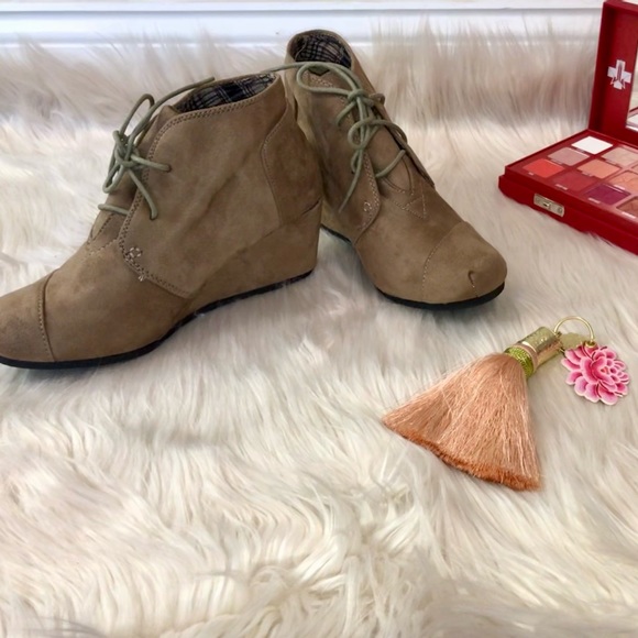 Women’s Wedge Ankle Booties FOREVER Shoes - Picture 4 of 10